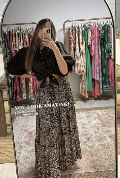 DAPHNE Skirt in Leopard Chaser Print