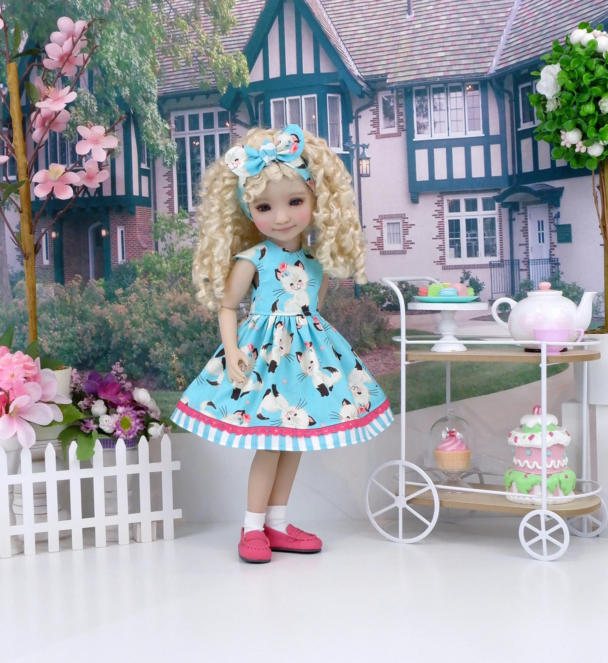 Sweet Siamese - dress with shoes for Ruby Red Fashion Friends doll